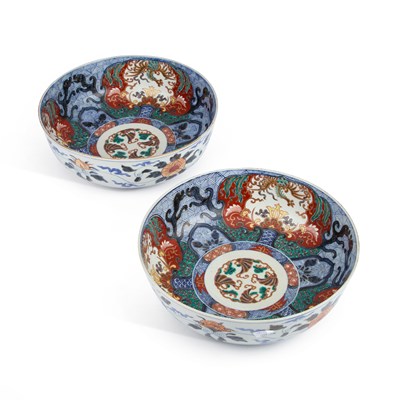 Lot 116 - A PAIR OF JAPANESE IMARI BOWLS, LATE 19TH CENTURY