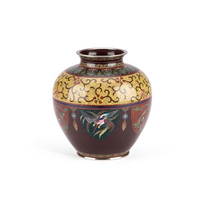 Lot 135 - A JAPANESE CLOISONNÉ VASE, CIRCA 1920