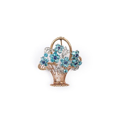 Lot 583 - A BLUE TOPAZ, SAPPHIRE AND DIAMOND GIARDINETTO BROOCH