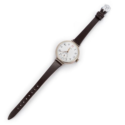 Lot 550 - A GENTS SILVER LONGINES TRENCH WATCH