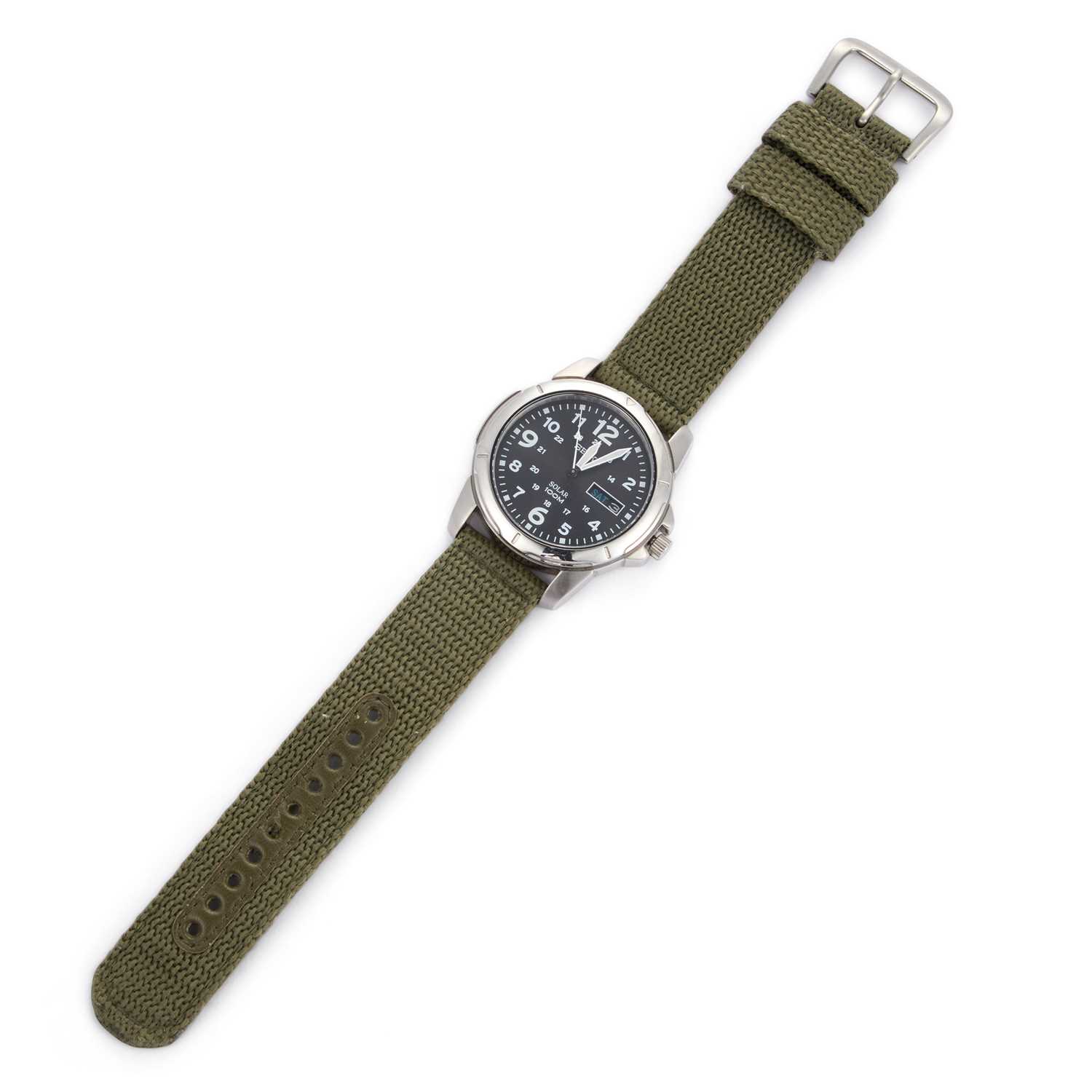 Lot 670 - A GENTS STEEL SEIKO SOLAR STRAP WATCH