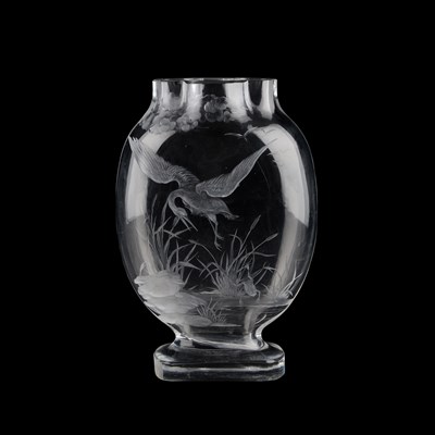 Lot 14 - A BACCARAT JAPANESQUE ROCK CRYSTAL STYLE VASE, CIRCA 1880