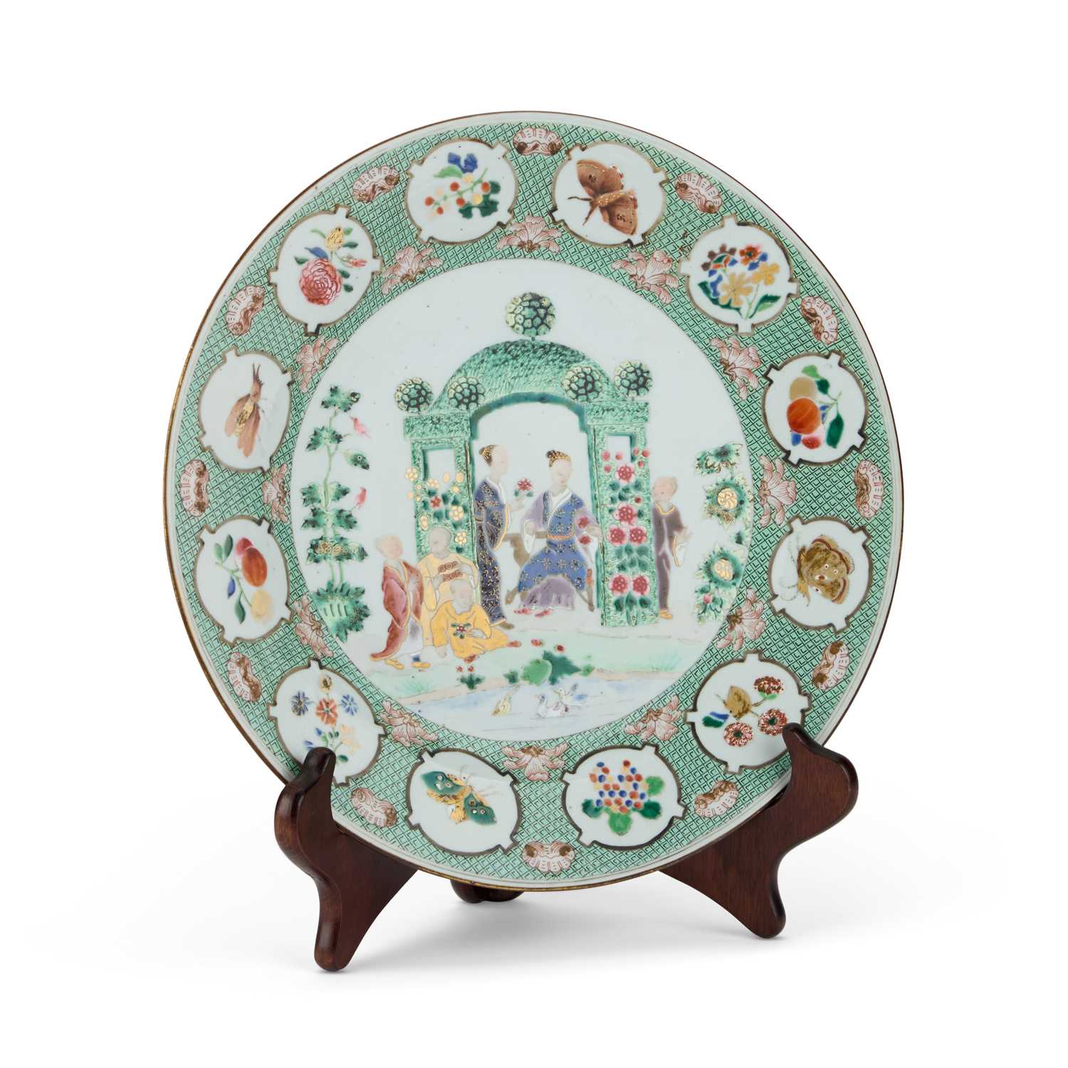 Lot A CHINESE PORCELAIN 'ARBOR' PATTERN PLATE, QIANLONG PERIOD