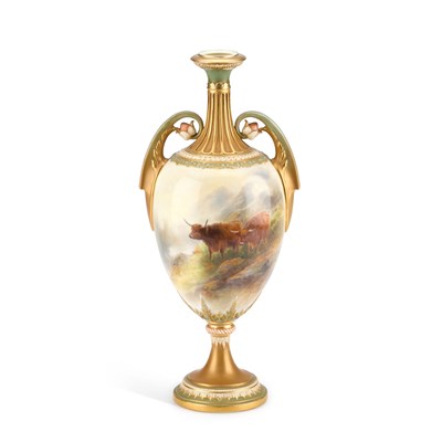 Lot 864 - A LARGE ROYAL WORCESTER TWO-HANDLED VASE