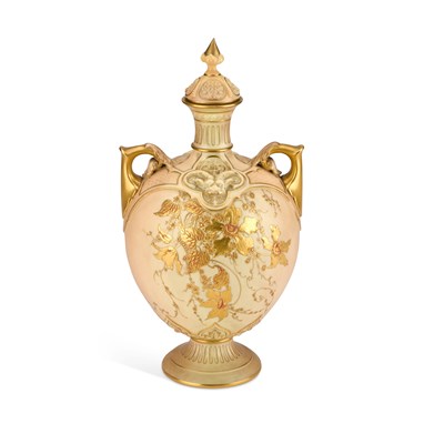 Lot 860 - A ROYAL WORCESTER BLUSH IVORY VASE AND COVER