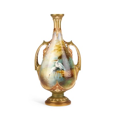 Lot 852 - A ROYAL WORCESTER TWO-HANDLED VASE