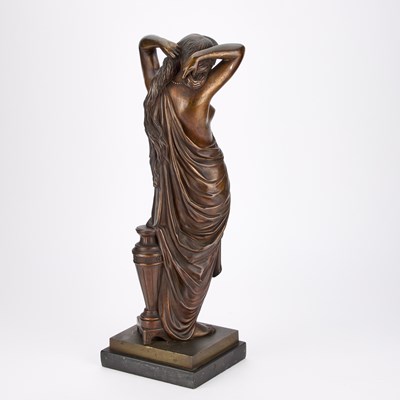 Lot 770 - A LATE 19TH CENTURY EUROPEAN SCHOOL BRONZE OF A CLASSICAL MAIDEN