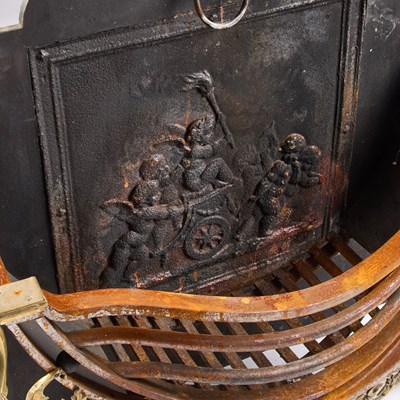 Lot 303 - A SUBSTANTIAL BRASS AND CAST IRON FIRE GRATE