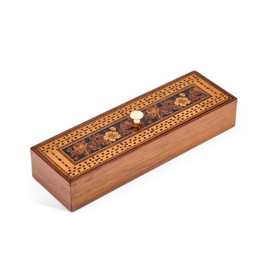 Lot 264 - A VICTORIAN ROSEWOOD AND TUNBRIDGE WARE CRIBBAGE BOX