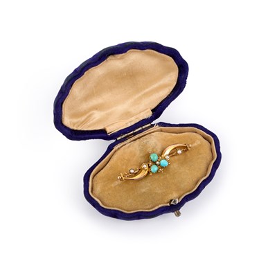 Lot 735 - A LATE 19TH CENTURY TURQUOISE AND SEED PEARL BROOCH