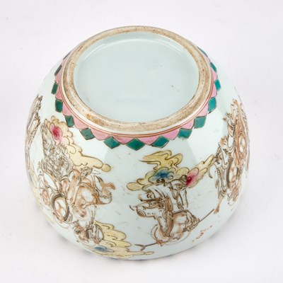 Lot AN EARLY 20TH CENTURY CHINESE PORCELAIN BOWL