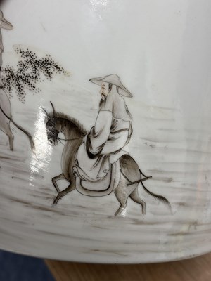 Lot 156 - A CHINESE GRISAILLE DECORATED BRUSH POT, BITONG