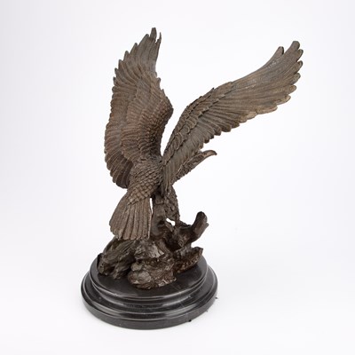 Lot A 20TH CENTURY SCHOOL BRONZE OF AN EAGLE