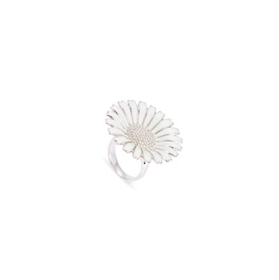 Lot 715 - ANTON MICHELSEN FOR GEORG JESEN, A DANISH SILVER AND ENAMEL DAISY RING