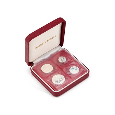 Lot 772 - A QUEEN ELIZABETH II 2006 CASED MAUNDY COIN SET