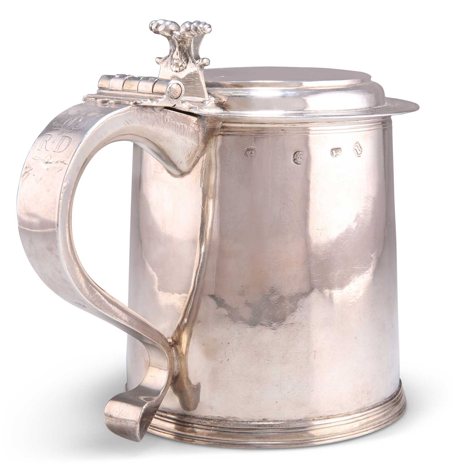 Lot 1472 - A JAMES II SILVER TANKARD