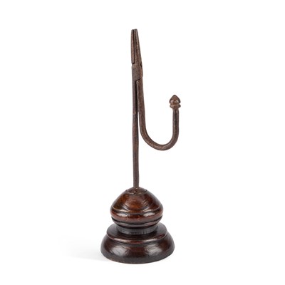 Lot 1 - AN 18TH CENTURY IRON RUSH LIGHT