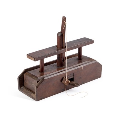 Lot 203 - A 19TH CENTURY STAINED PINE DEADFALL MOUSE TRAP