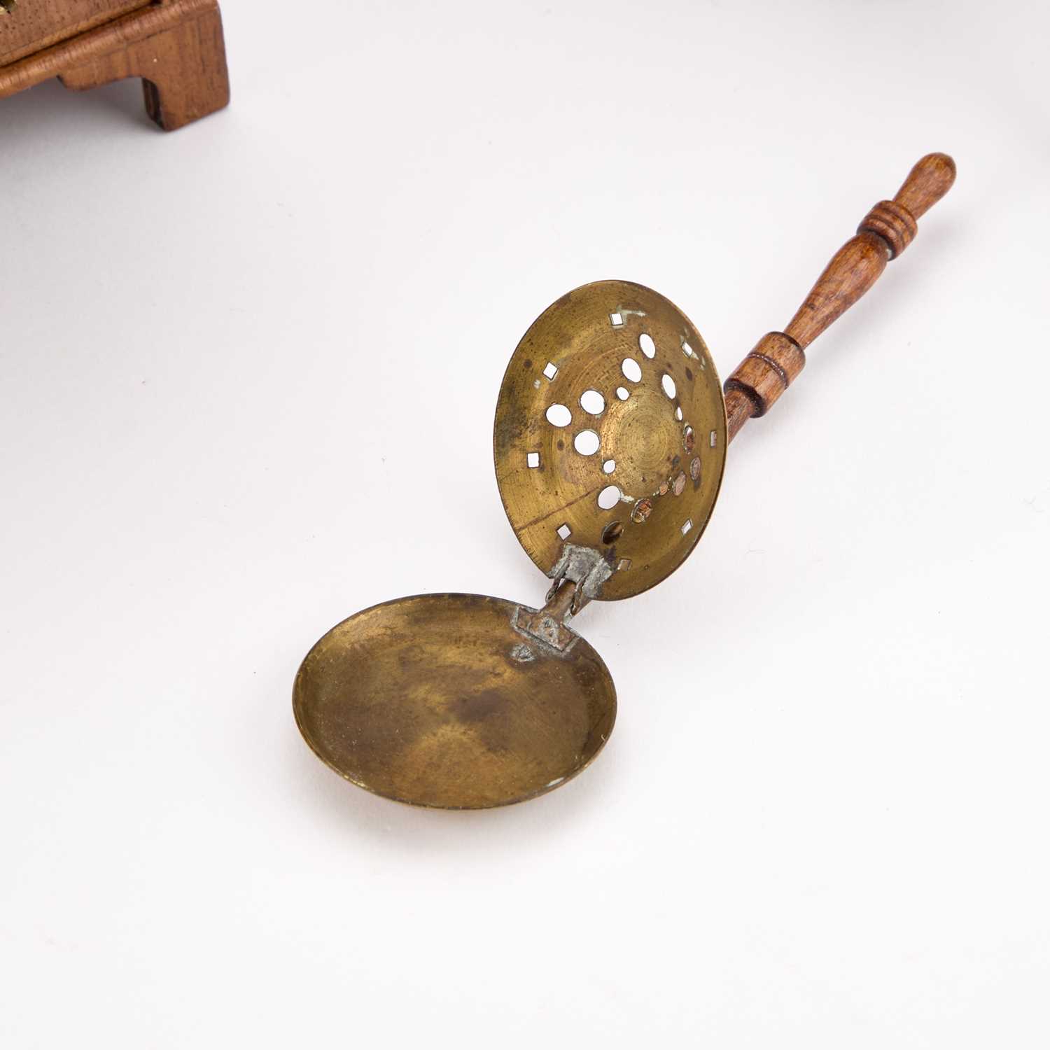 Lot 123 SIX PIECES OF MINIATURE FURNITURE