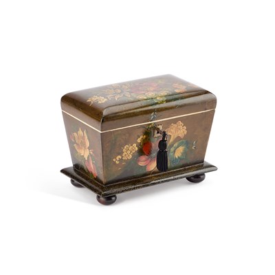 Lot 97 - A VICTORIAN PAPIER-MACHE TEA CADDY