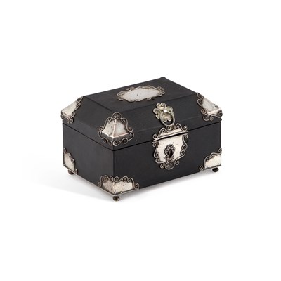 Lot 403 - A CONTINENTAL SILVER-MOUNTED SHAGREEN BOX