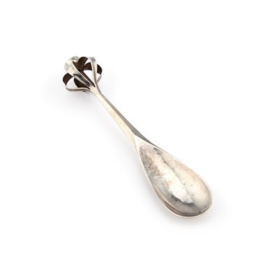 Lot 502 - AN ARTS AND CRAFTS SILVER PORRINGER SPOON