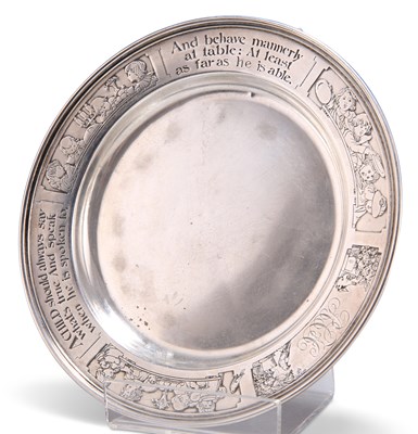 Lot 1036 - AN AMERICAN ART NOUVEAU STERLING SILVER CHILD'S DISH