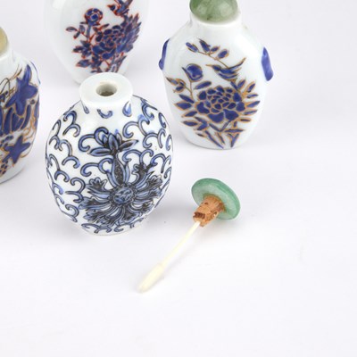 Lot 160 - FOUR EARLY 20TH CENTURY CHINESE SNUFF BOTTLES