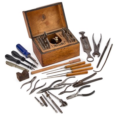 Lot 65 - A GROUP OF WATCHMAKERS TOOLS