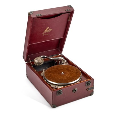 Lot 202 - A VINTAGE SONGSTER SUPER PORTABLE GRAMOPHONE