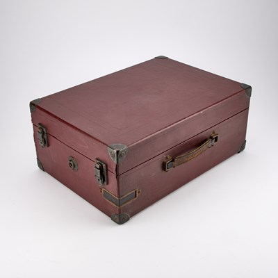 Lot 202 - A VINTAGE SONGSTER SUPER PORTABLE GRAMOPHONE