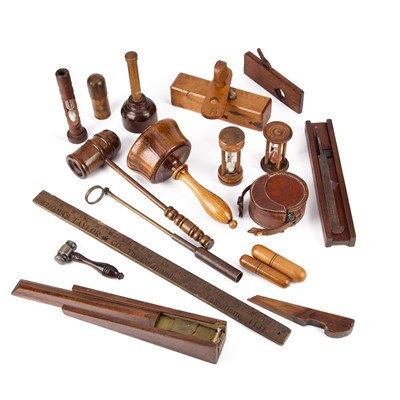 Lot 14 - A COLLECTION OF TOOLS