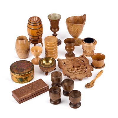 Lot 286 - A COLLECTION OF TREEN