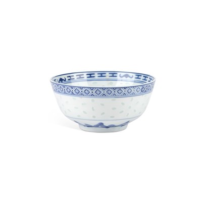 Lot 163 - A CHINESE PORCELAIN BOWL