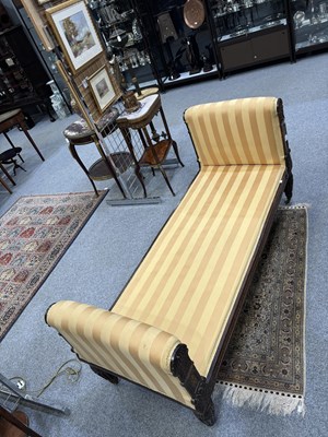 Lot 921 - A REGENCY STAINED BEECH AND MARQUETRY DAY BED