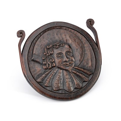 Lot 277 - A CARVED OAK WALL PLAQUE DEPICTING SHAKESPEARE