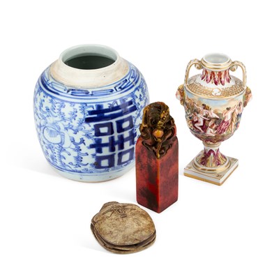 Lot 143 - A CHINESE BLUE AND WHITE JAR