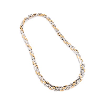 Lot 408 - AN 18 CARAT BI-COLOUR GOLD TEXTURED LINK NECKLACE