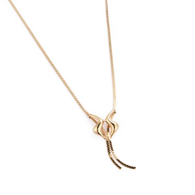 Lot 509 - A 9 CARAT GOLD BOLO TIE NECKLACE