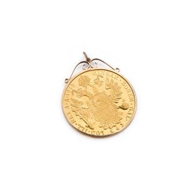 Lot 443 - AN AUSTRIAN 1915 FOUR DUCAT GOLD COIN (RESTRIKE) 9 CARAT GOLD PENDANT