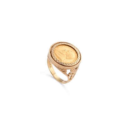 Lot 468 - A SOUTH AFRICA ONE TENTH KRUGERRAND 1984 9 CARAT GOLD RING