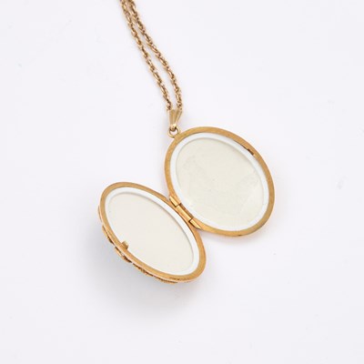 Lot 677 - A 9 CARAT GOLD ENAMELLED LOCKET PENDANT ON CHAIN