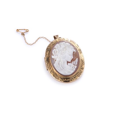 Lot 396 - A 9 CARAT GOLD CAMEO LOCKET PENDANT BROOCH