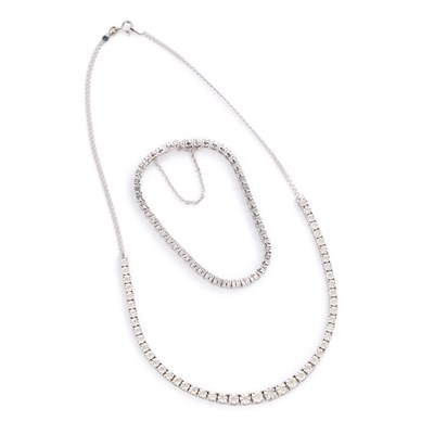 Lot 454 - A 9 CARAT WHITE GOLD DIAMOND NECKLACE AND BRACELET SET