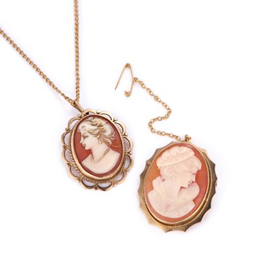 Lot 690 - A 9 CARAT GOLD CAMEO PENDANT ON CHAIN AND A 9 CARAT GOLD CAMEO BROOCH