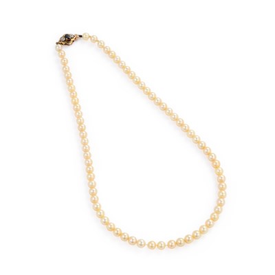 Lot 238 - A CULTURED PEARL NECKLACE