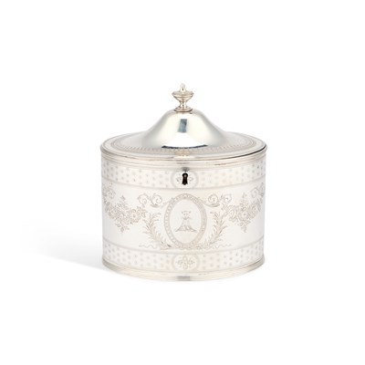 Lot 307 - A GEORGE III SILVER TEA CADDY