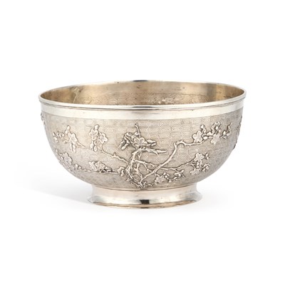 Lot 169 - A LARGE CHINESE SILVER BOWL