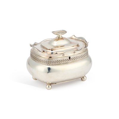 Lot 330 - A GEORGE III SILVER TEA CADDY