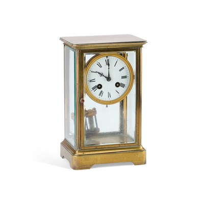 Lot 268 - AN EARLY 20TH CENTURY BRASS FOUR-GLASS MANTEL CLOCK